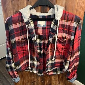 Like New cropped American Eagle flannel with Hood